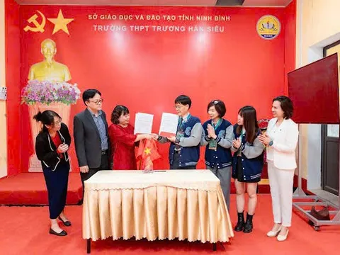 Viện Khoa học Giáo dục Toàn cầu và Trường THPT Trương Hán Siêu (Ninh Bình) ký thỏa thuận hợp tác
